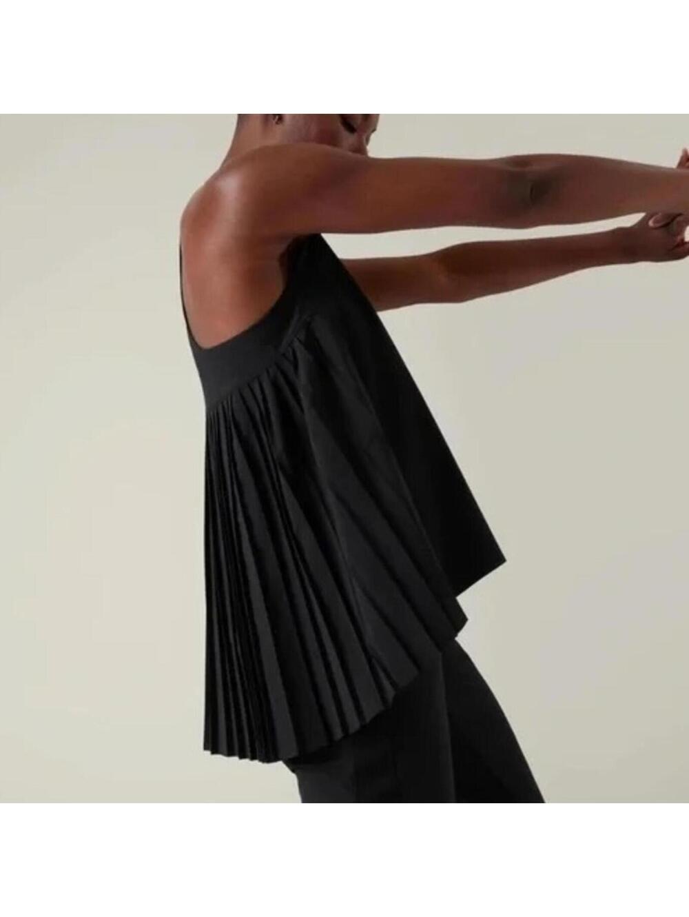 Athleta Spring Forward Pleated Tank Black Sleeveless Top Size Medium V-Neck